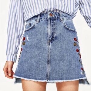 Zara Floral Denim Skirt Size S
